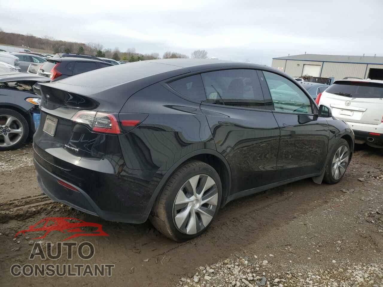 TESLA MODEL Y 2021 - 5YJYGDEE2MF305386