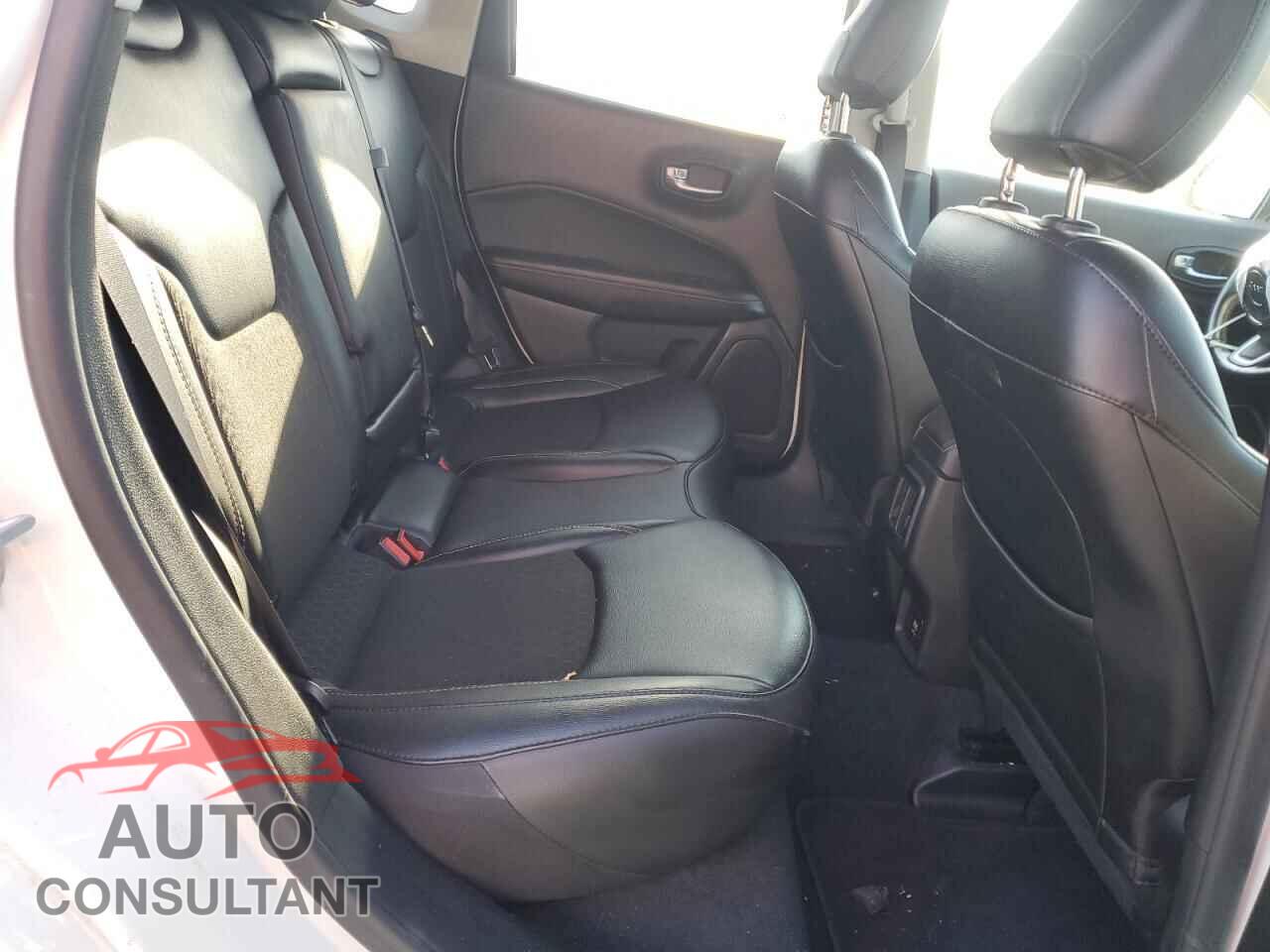 JEEP COMPASS 2020 - 3C4NJDBB2LT241204