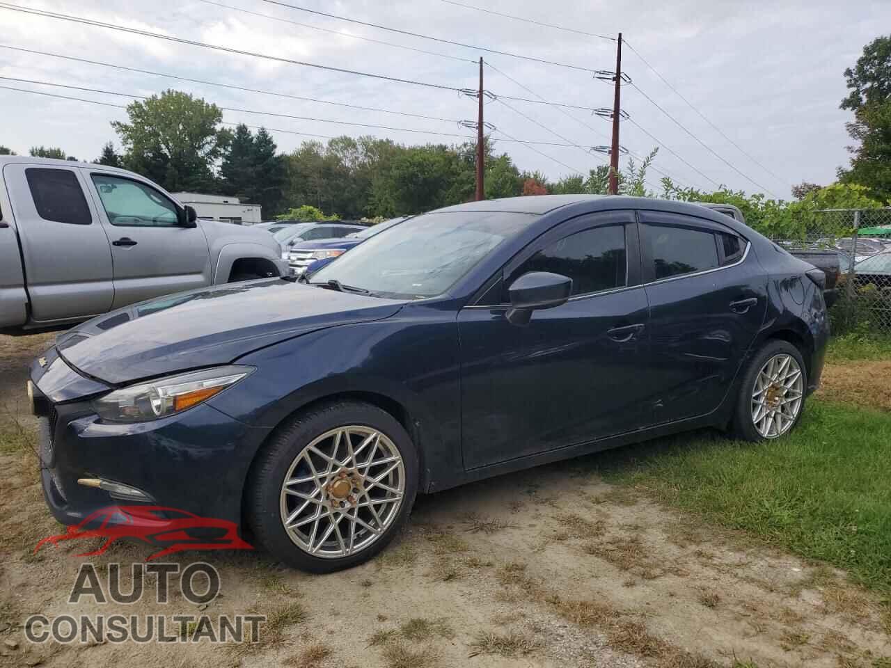 MAZDA 3 2018 - 3MZBN1V30JM178683