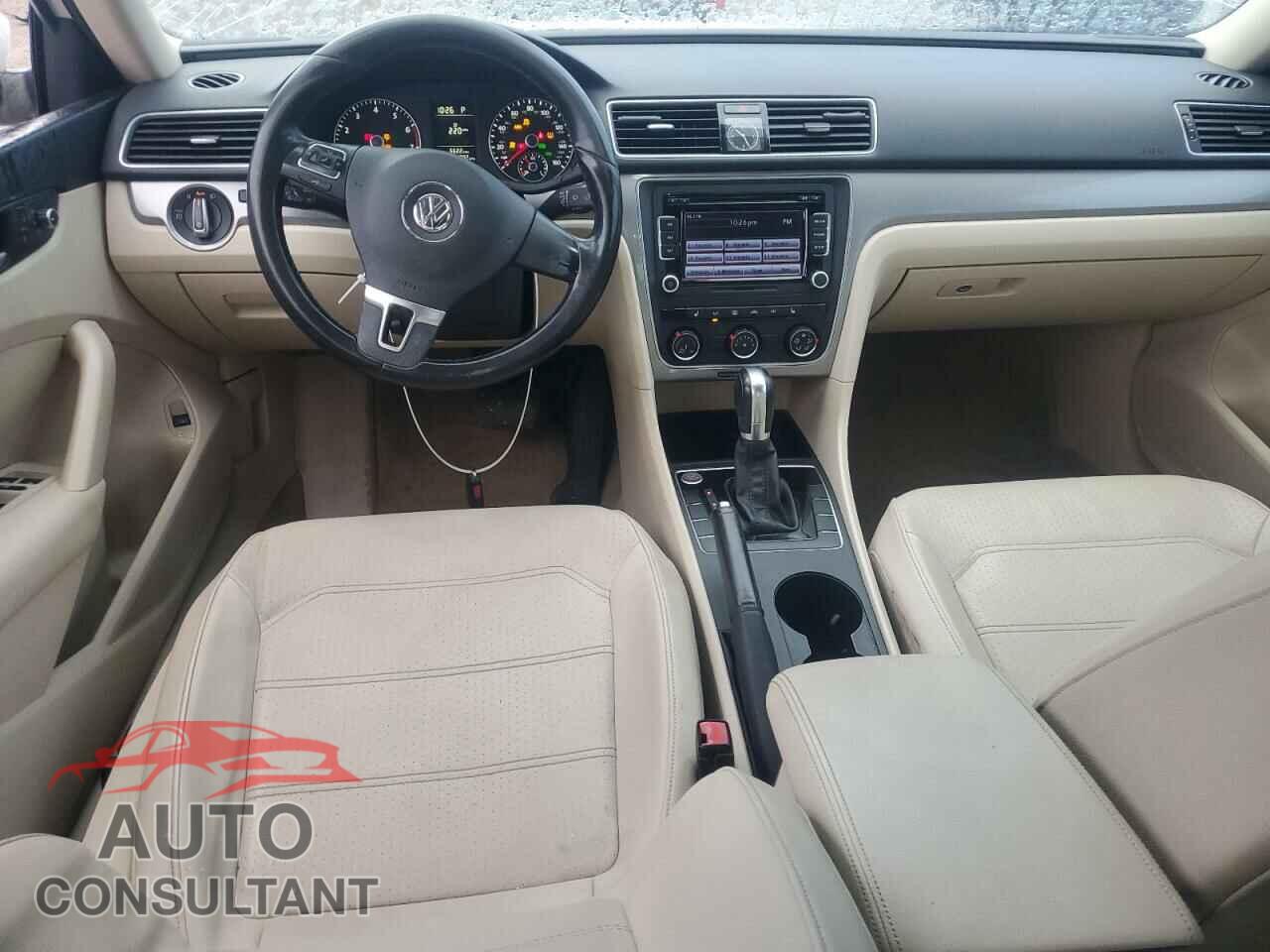 VOLKSWAGEN PASSAT 2015 - 1VWAS7A33FC112988
