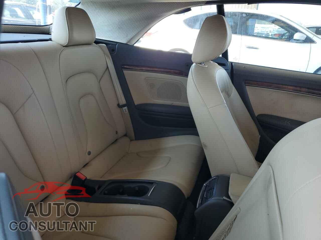 AUDI A5 2013 - WAULFAFH8DN000686