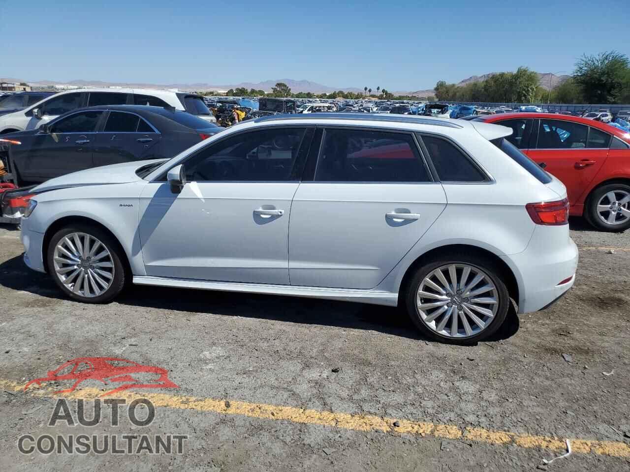 AUDI A3 2017 - WAUTPBFF1HA136897
