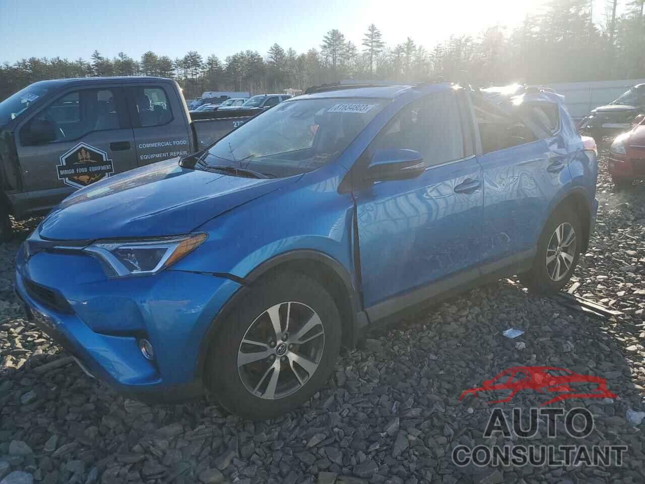 TOYOTA RAV4 2018 - JTMRFREV8JJ747677