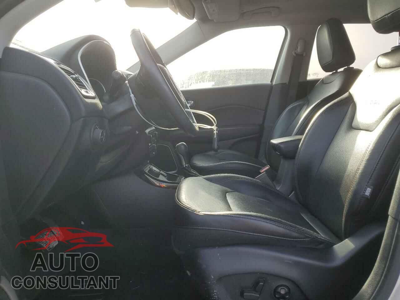 JEEP COMPASS 2018 - 3C4NJDCB1JT200056