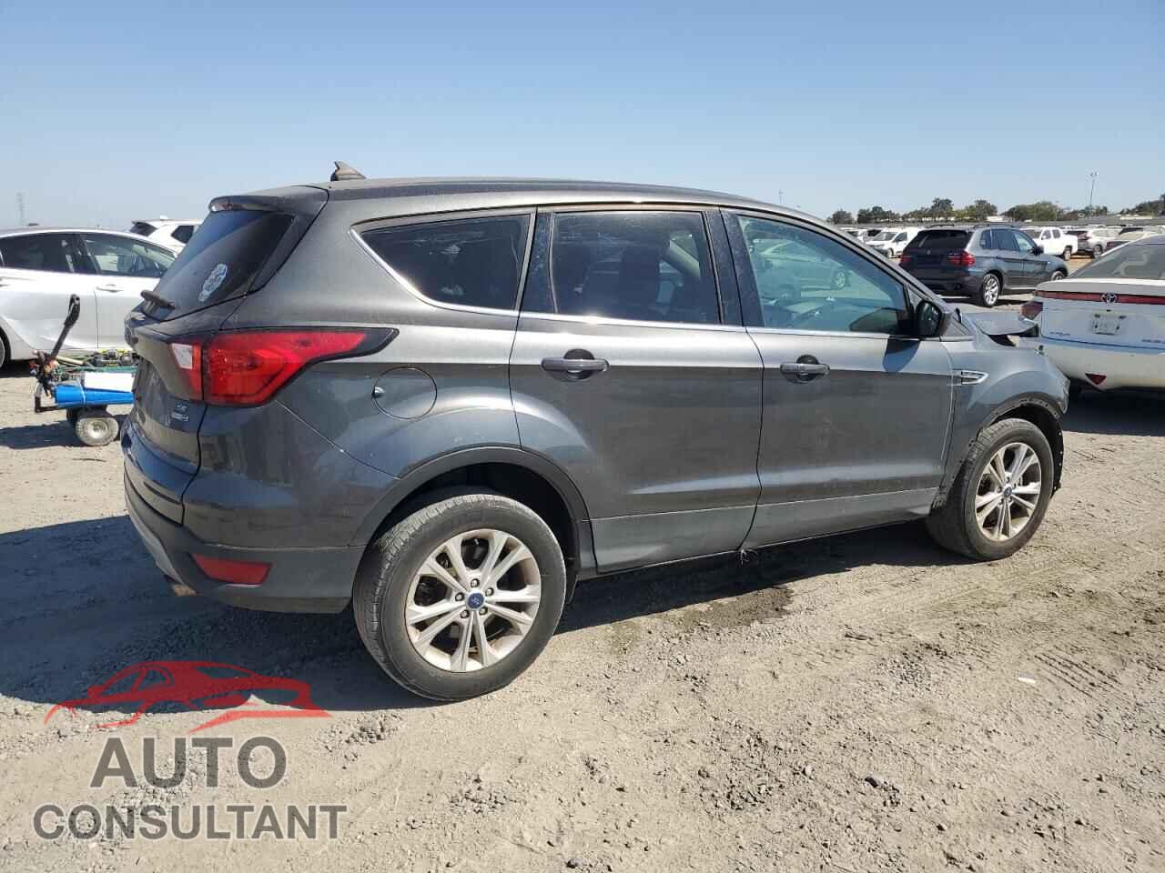 FORD ESCAPE 2019 - 1FMCU9GD1KUB10450