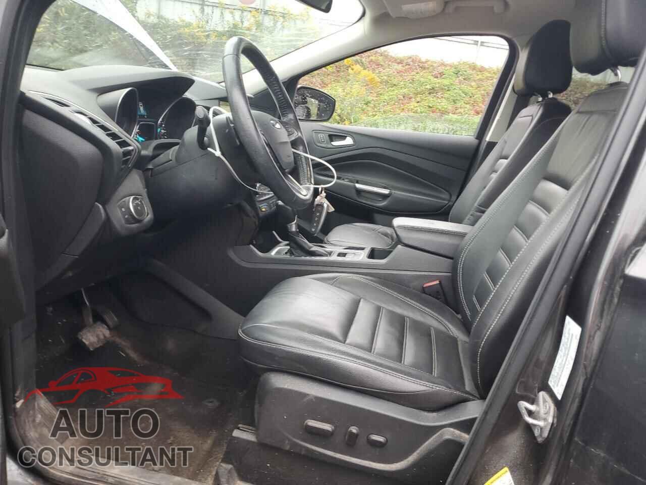 FORD ESCAPE 2017 - 1FMCU9J91HUE33524