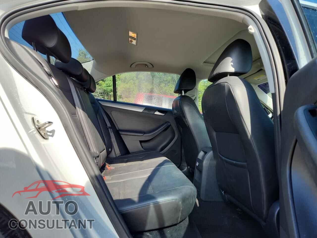 VOLKSWAGEN JETTA 2017 - 3VWDB7AJ1HM360184
