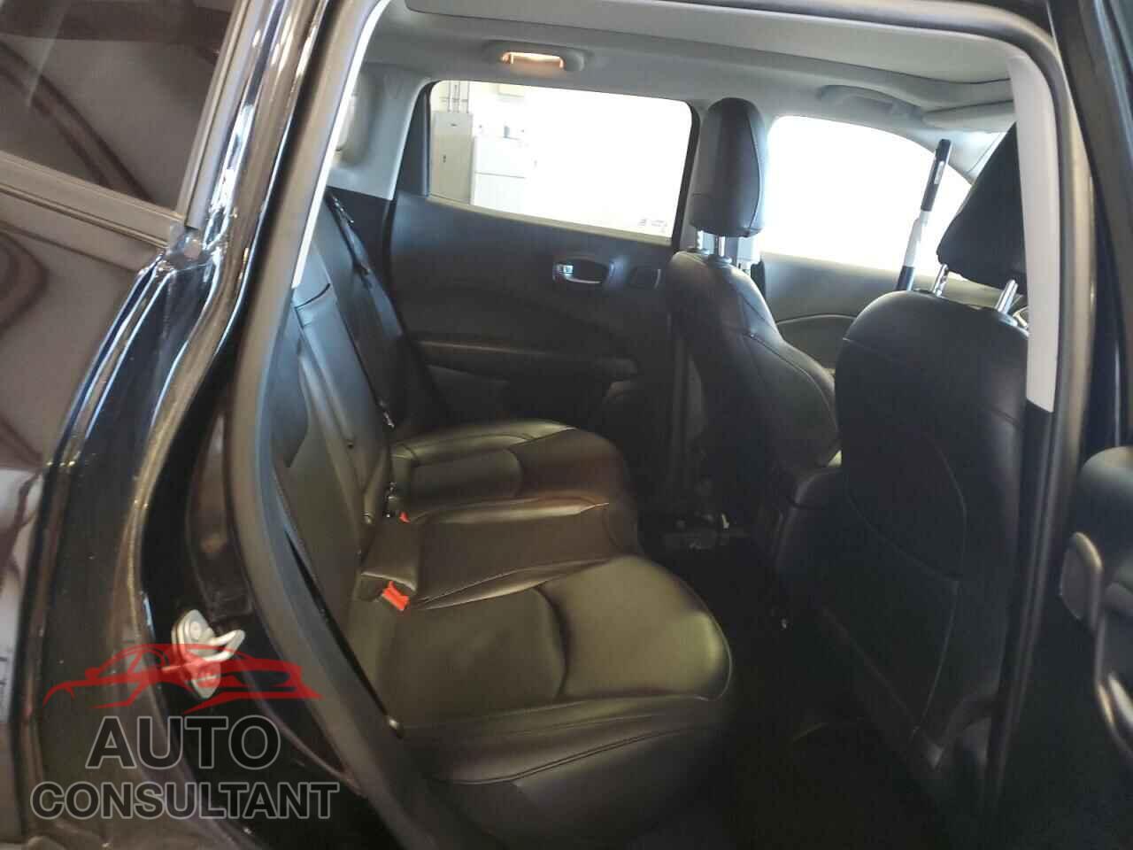 JEEP COMPASS 2019 - 3C4NJDCB3KT696009