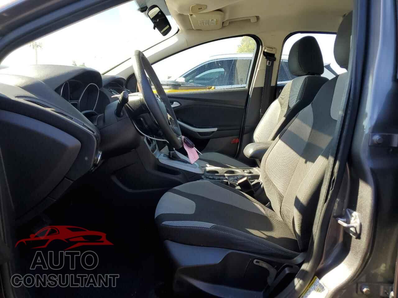 FORD FOCUS 2012 - 1FAHP3F22CL400577