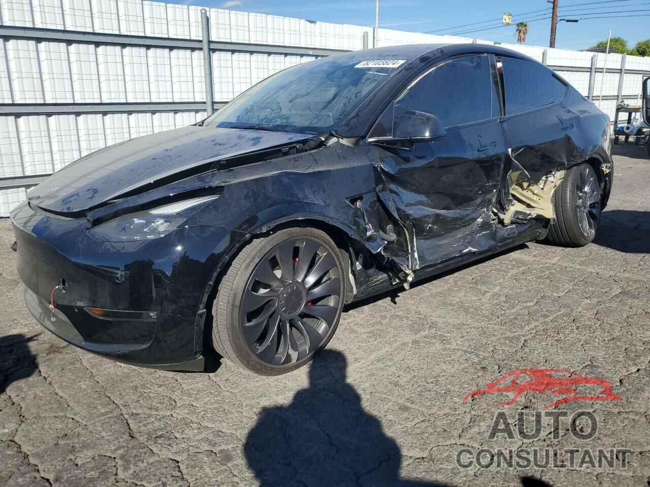 TESLA MODEL Y 2024 - 7SAYGDEF9RF130637