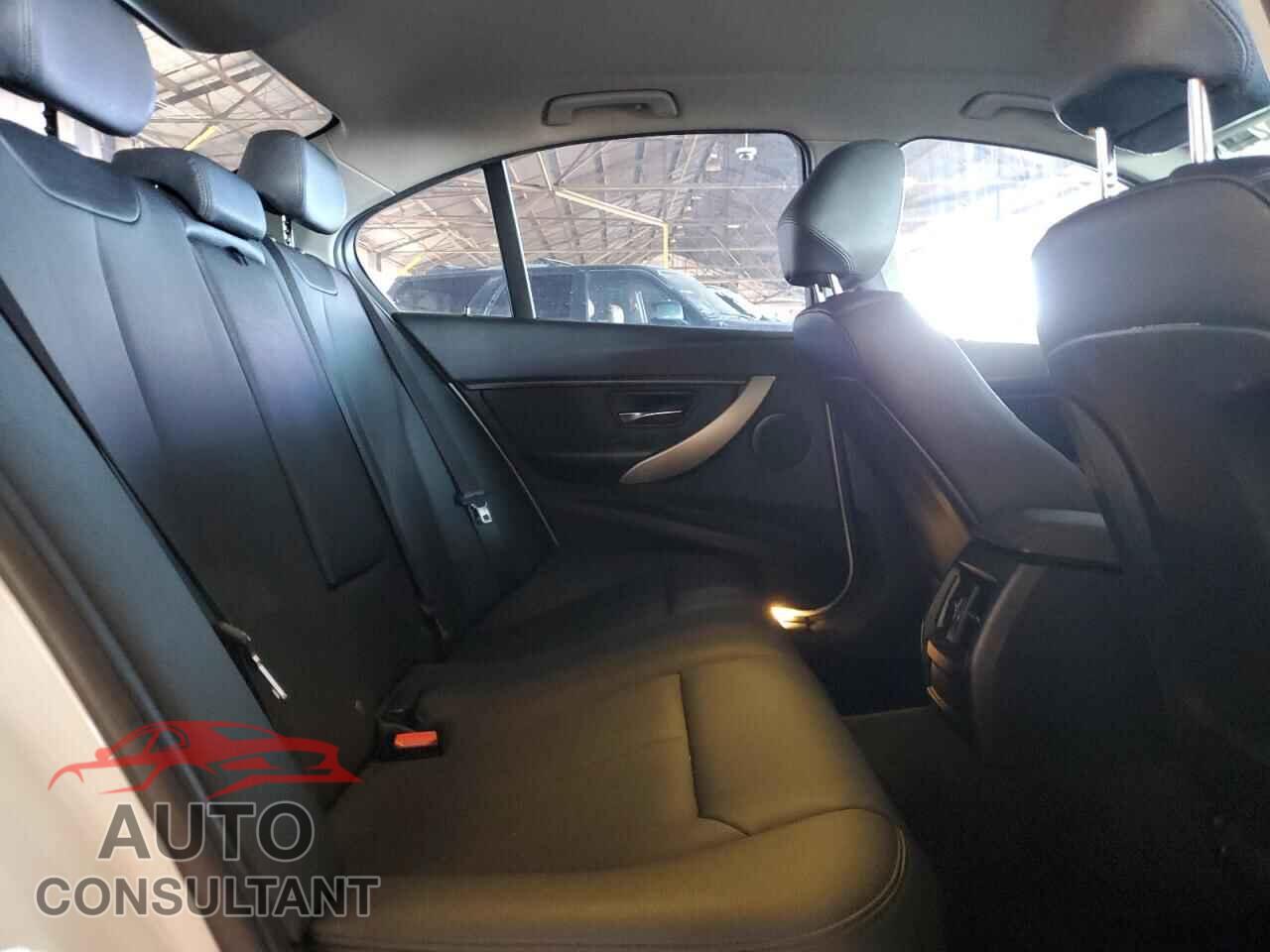BMW 3 SERIES 2015 - WBA3B1C55FK140933