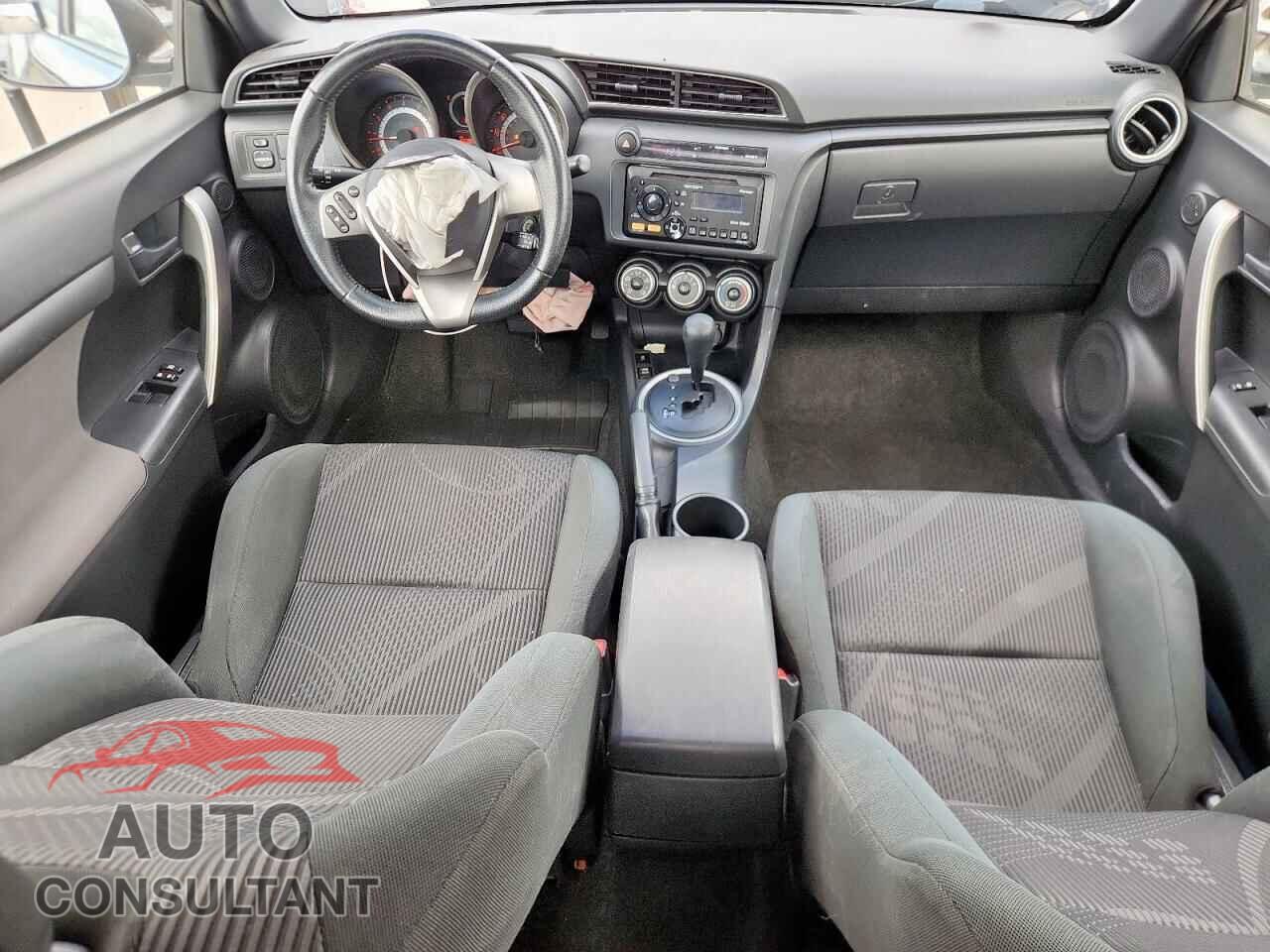 TOYOTA SCION 2013 - JTKJF5C71D3051707