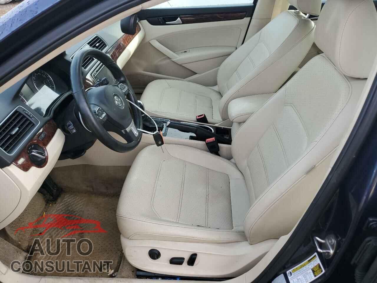 VOLKSWAGEN PASSAT 2015 - 1VWAT7A38FC041445