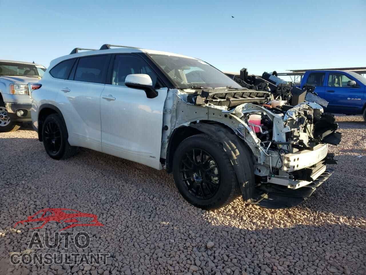 TOYOTA HIGHLANDER 2023 - 5TDBBRCH4PS117242