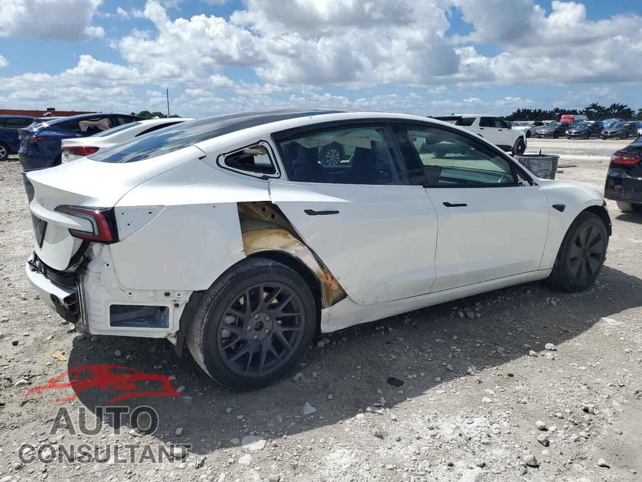 TESLA MODEL 3 2024 - 5YJ3E1EA0RF731595