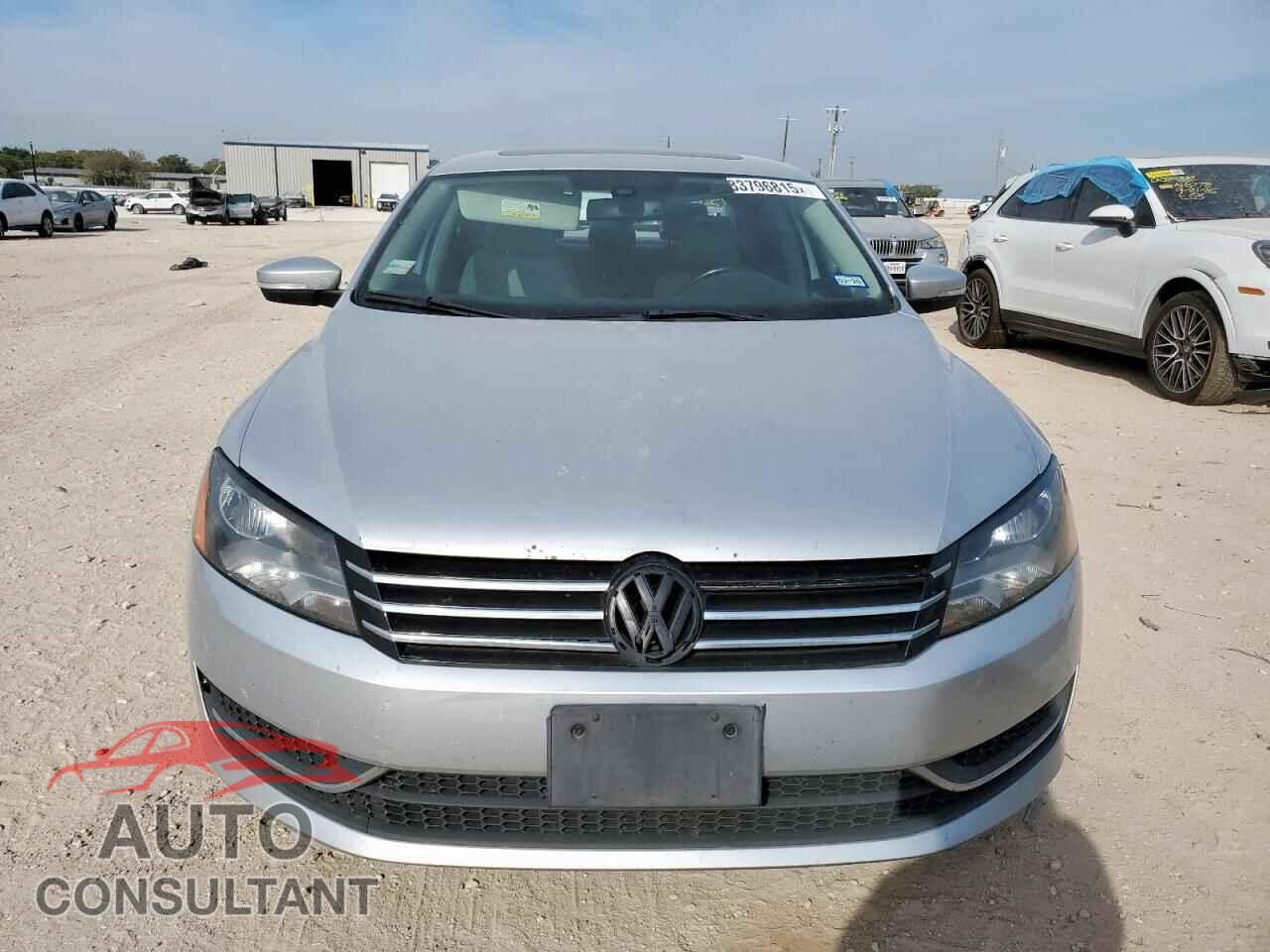 VOLKSWAGEN PASSAT 2013 - 1VWBP7A31DC027344
