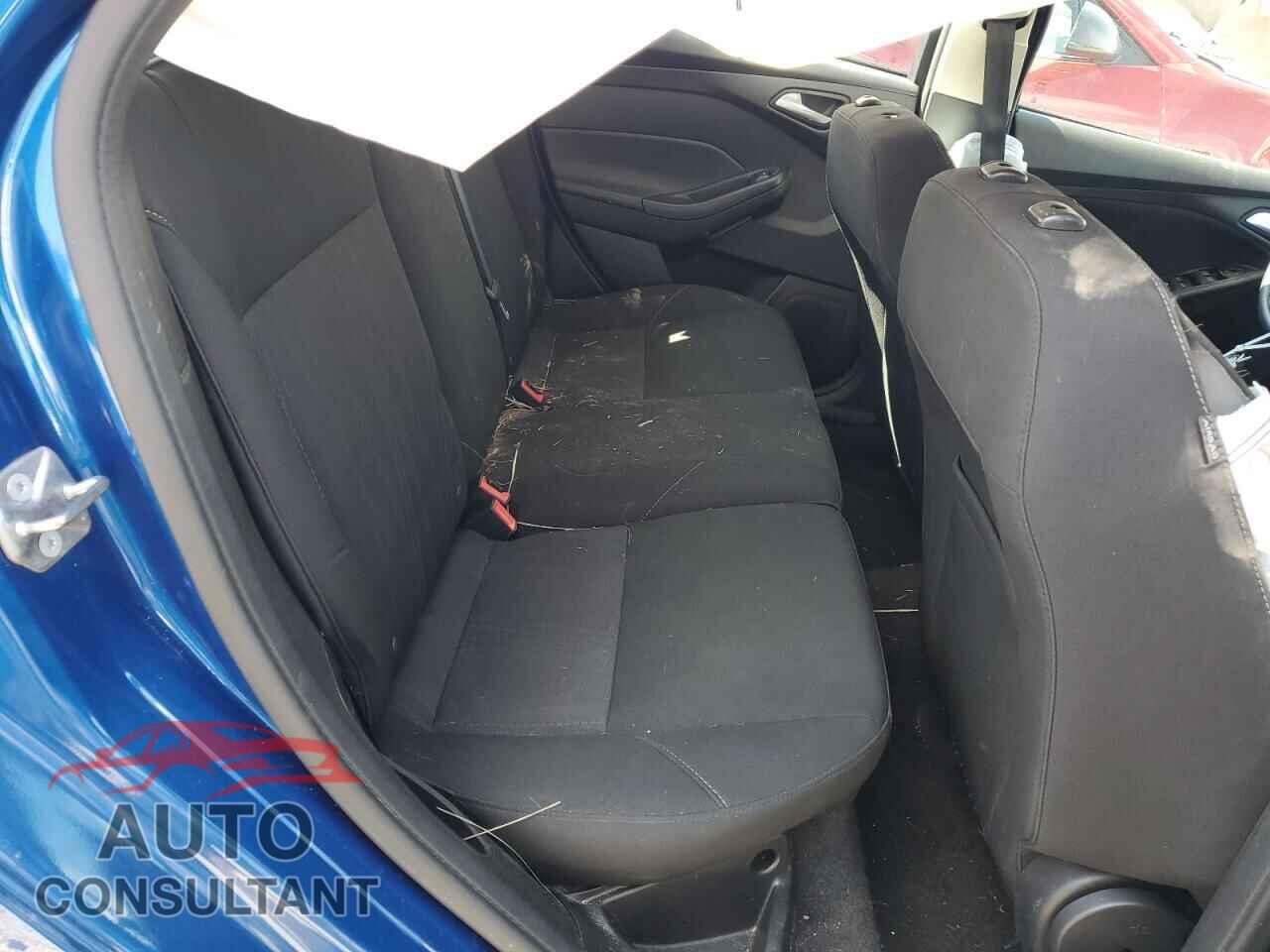 FORD FOCUS 2018 - 1FADP3K21JL236983