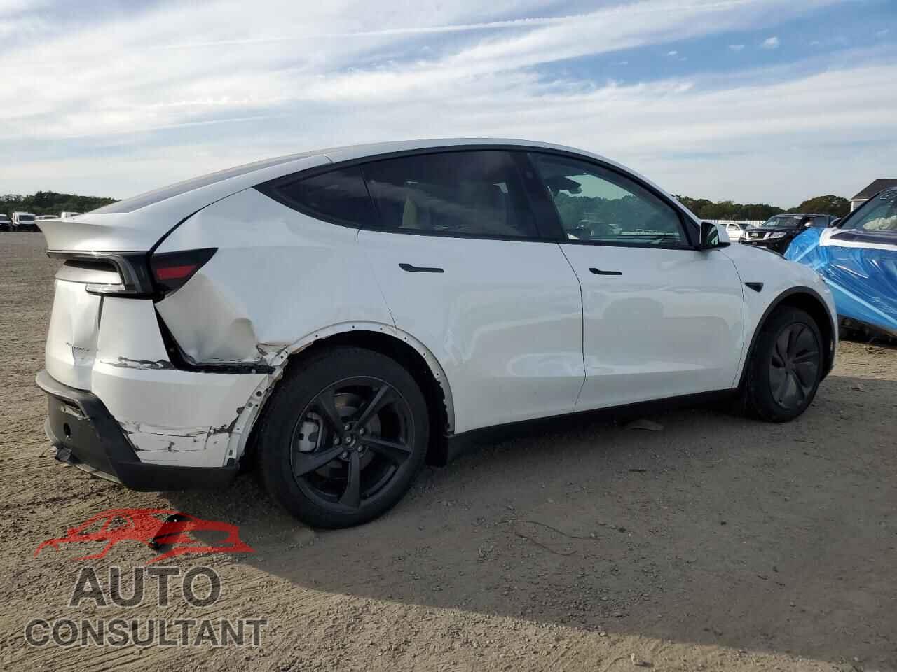 TESLA MODEL Y 2026 - 7SAYGDEE5TF410036