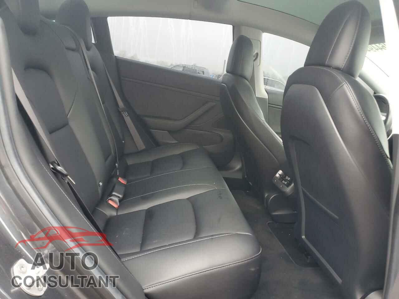 TESLA MODEL 3 2018 - 5YJ3E1EB6JF068594