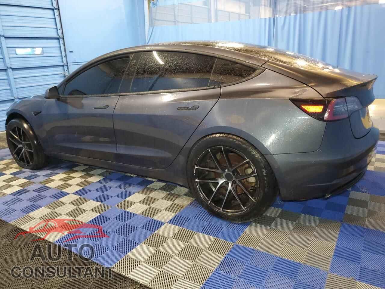 TESLA MODEL 3 2018 - 5YJ3E1EB0JF114131