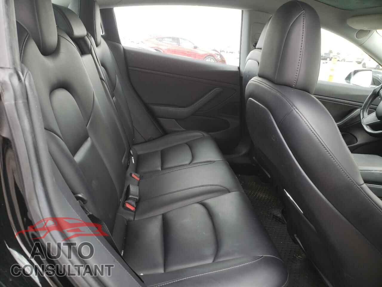 TESLA MODEL 3 2019 - 5YJ3E1EA5KF304399