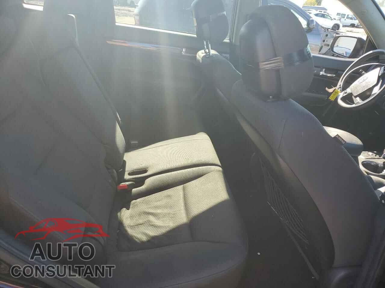 KIA SORENTO 2013 - 5XYKT3A15DG347056