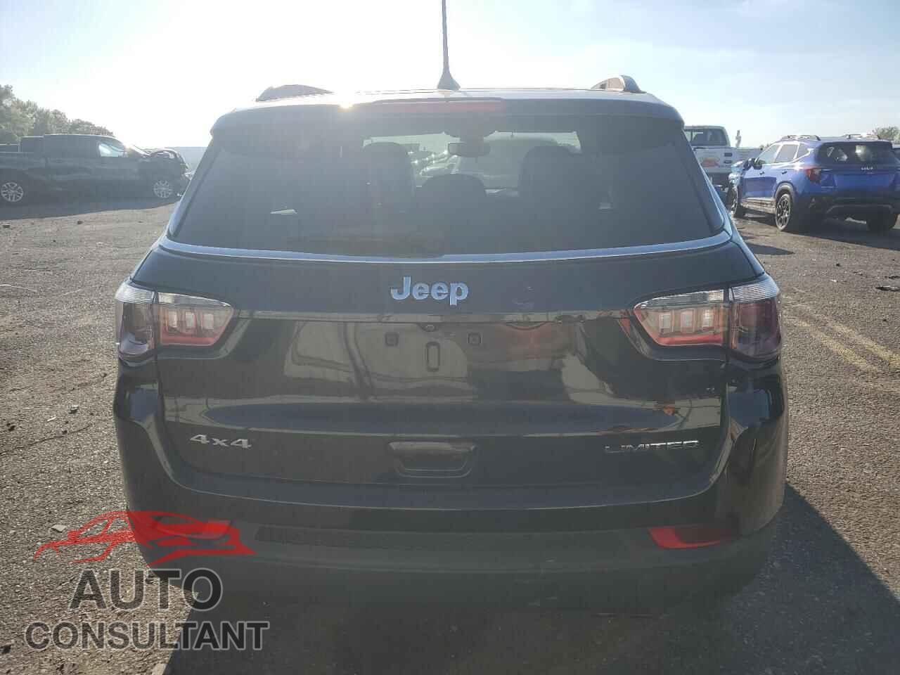 JEEP COMPASS 2018 - 3C4NJDCB7JT230131