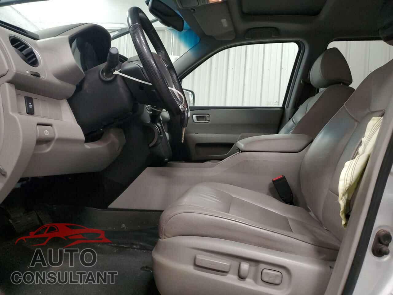 HONDA PILOT 2012 - 5FNYF4H50CB086814