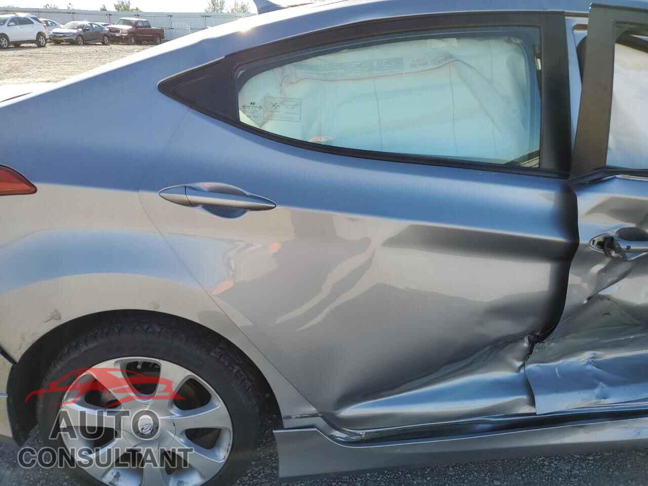 HYUNDAI ELANTRA 2013 - KMHDH4AE9DU772437