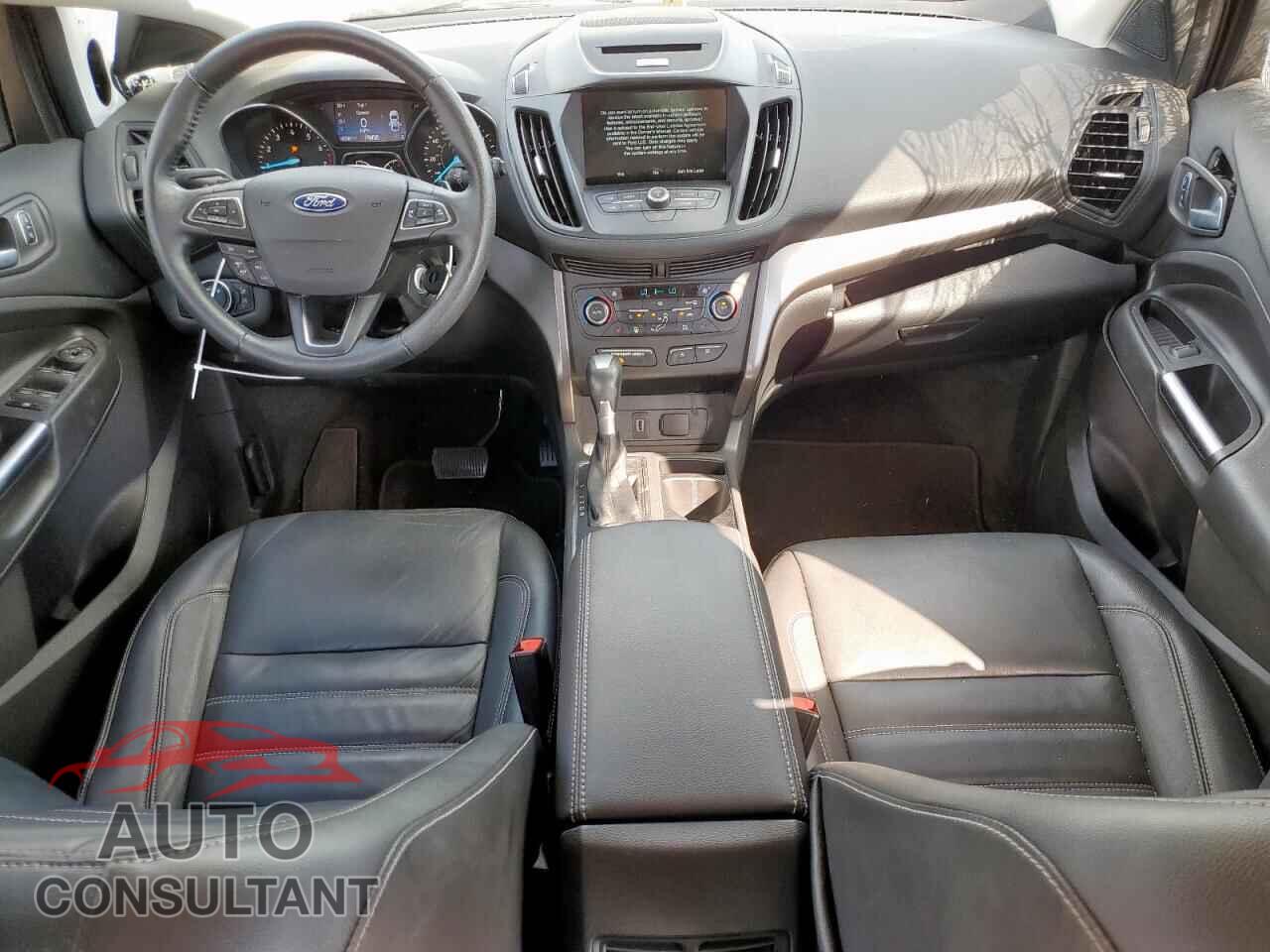FORD ESCAPE 2017 - 1FMCU0G96HUB29141