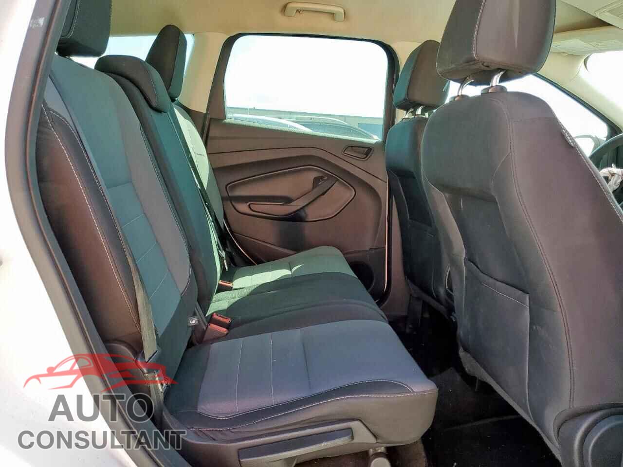 FORD ESCAPE 2017 - 1FMCU0F79HUE93912
