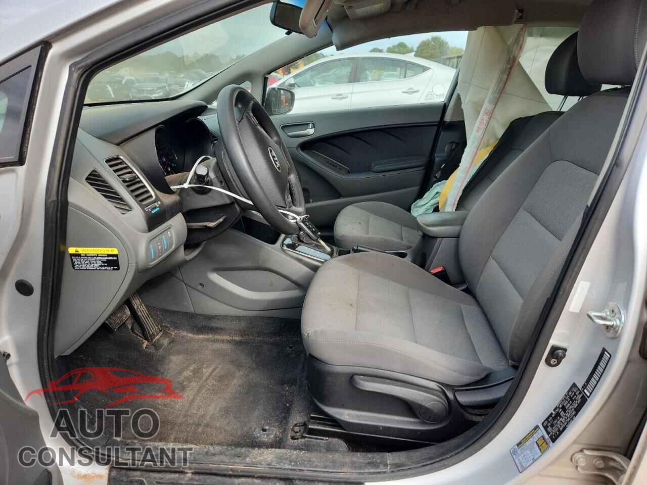 KIA FORTE 2017 - 3KPFK4A71HE132985