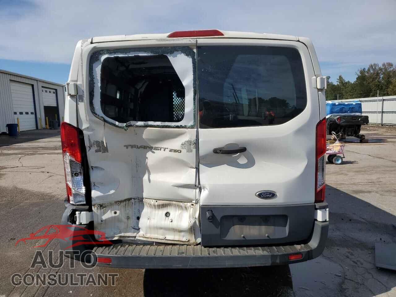 FORD TRANSIT 2018 - 1FTYR1ZM8JKB33017