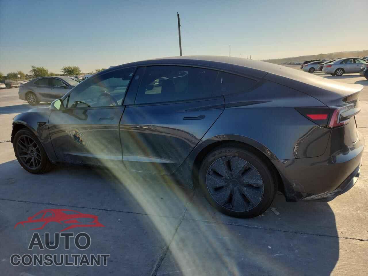 TESLA MODEL 3 2024 - 5YJ3E1EA4RF739974