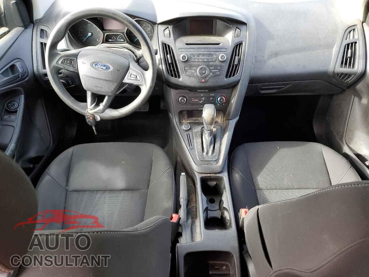 FORD FOCUS 2015 - 1FADP3E24FL228279
