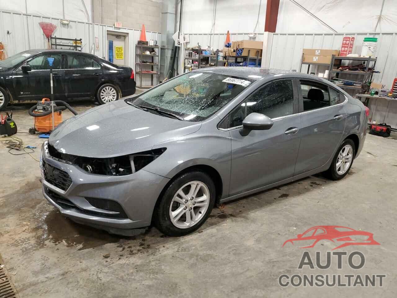 CHEVROLET CRUZE 2018 - 1G1BE5SM5J7166331