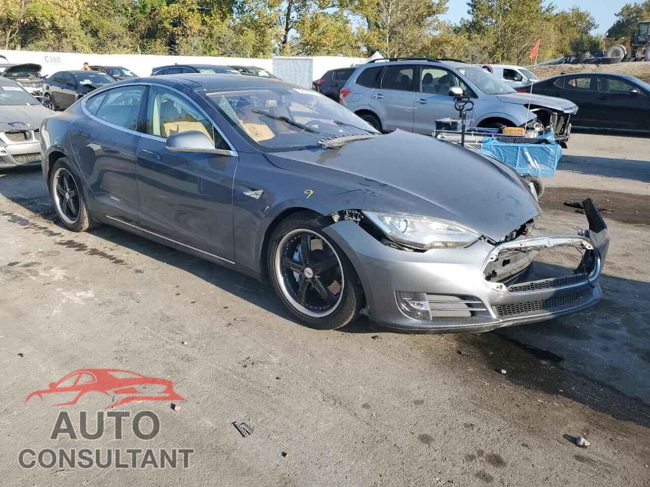 TESLA MODEL S 2014 - 5YJSA1H16EFP40203