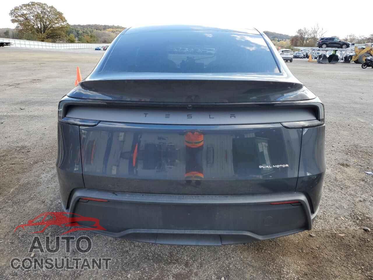 TESLA MODEL Y 2026 - 7SAYGDEE0TF338937