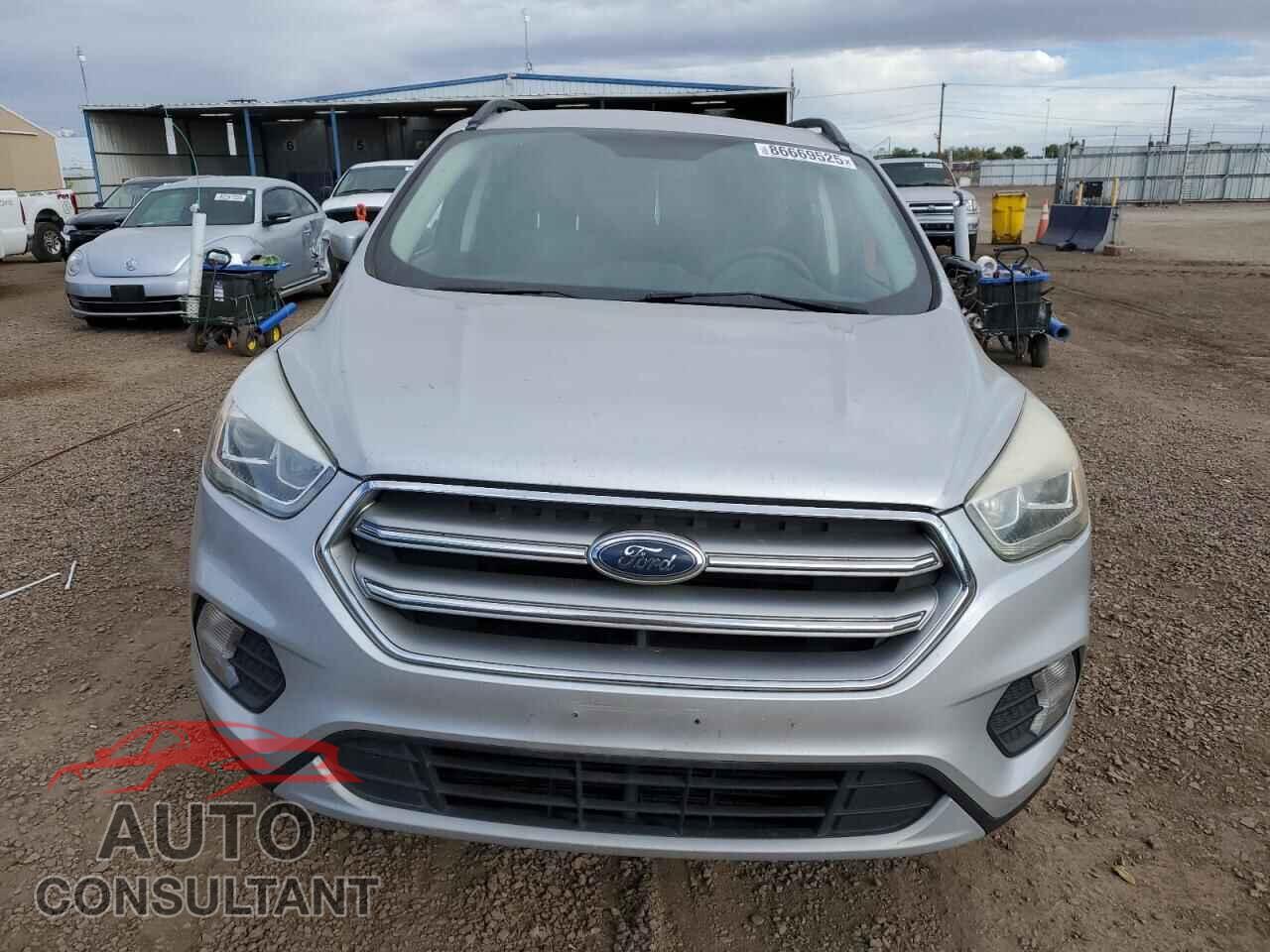 FORD ESCAPE 2017 - 1FMCU9GD4HUF06025