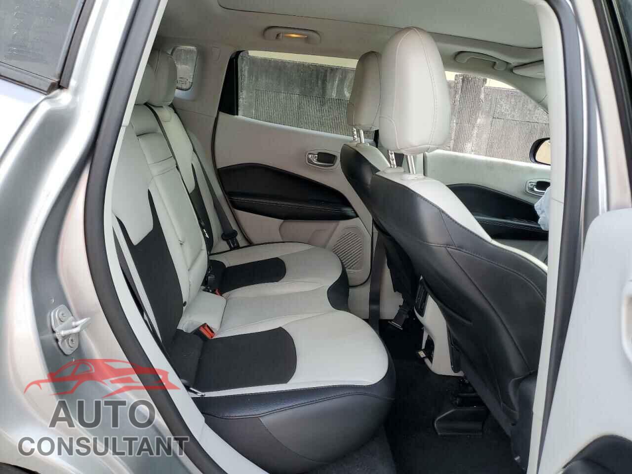 JEEP COMPASS 2019 - 3C4NJCBB4KT843692
