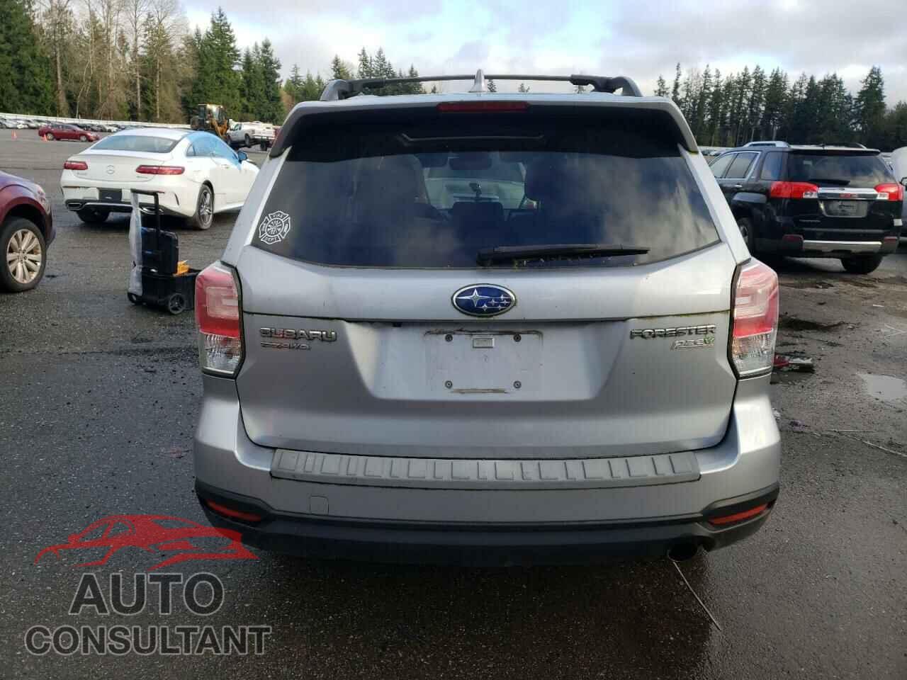 SUBARU FORESTER 2017 - JF2SJAJC1HH584573