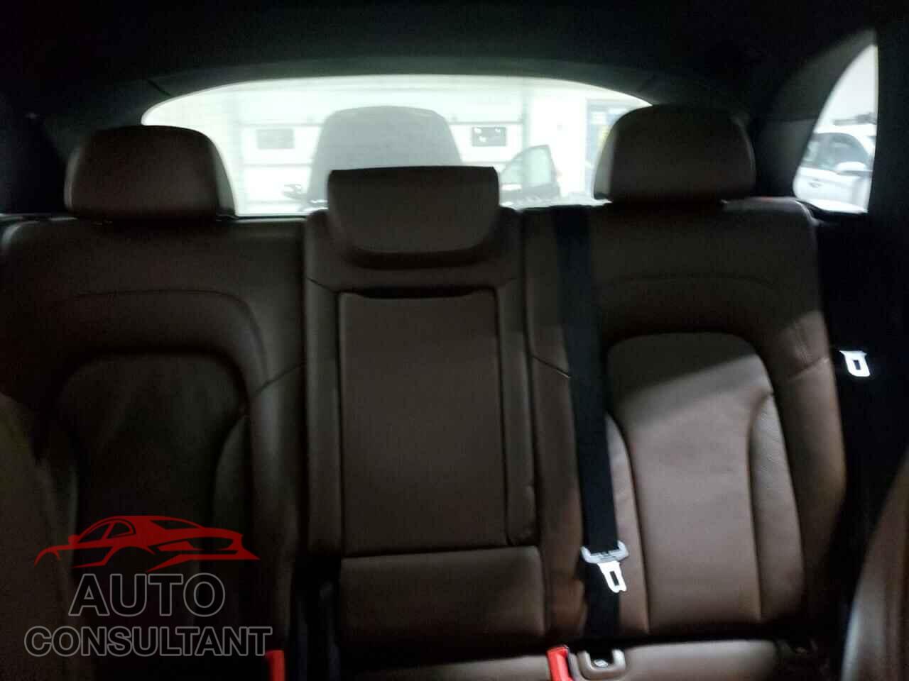 AUDI Q5 2017 - WA1M2AFP0HA044487