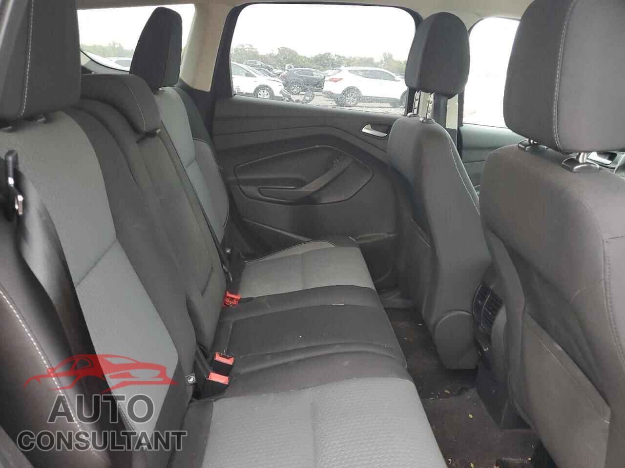FORD ESCAPE 2017 - 1FMCU0GD2HUB60441
