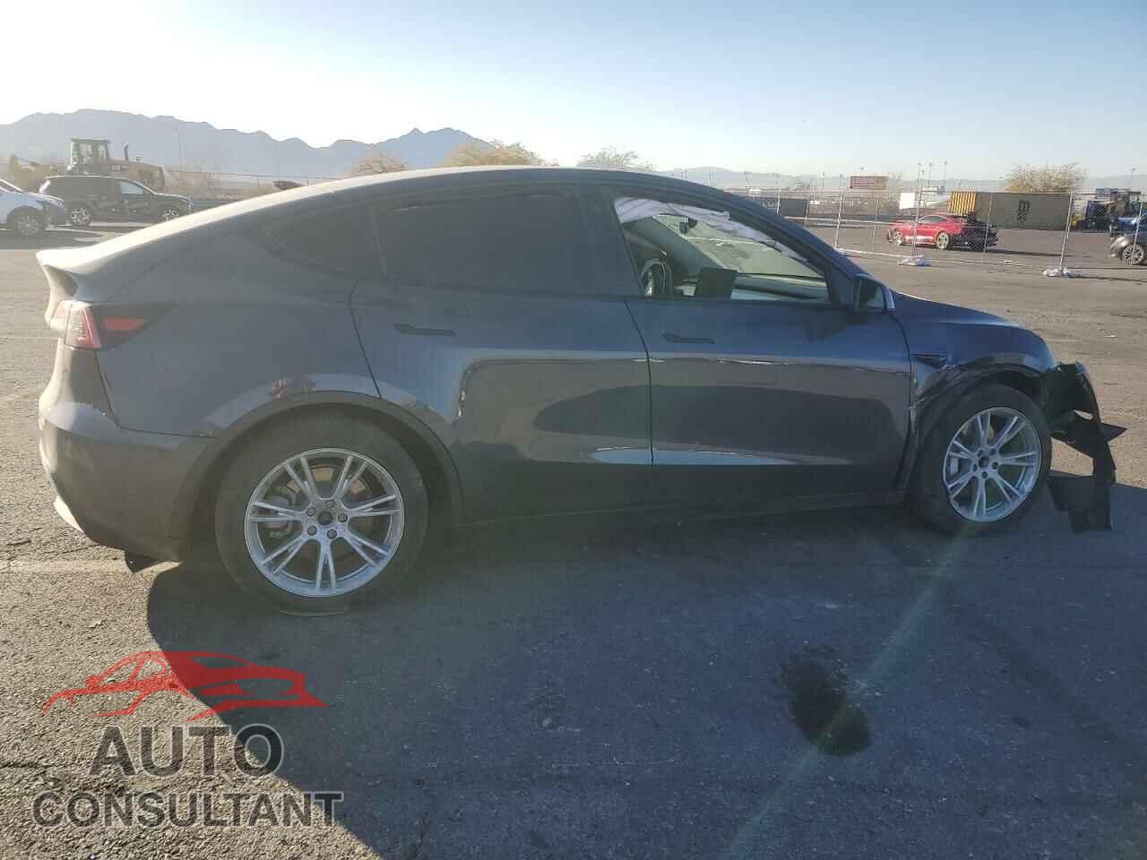 TESLA MODEL Y 2021 - 5YJYGDED4MF174002