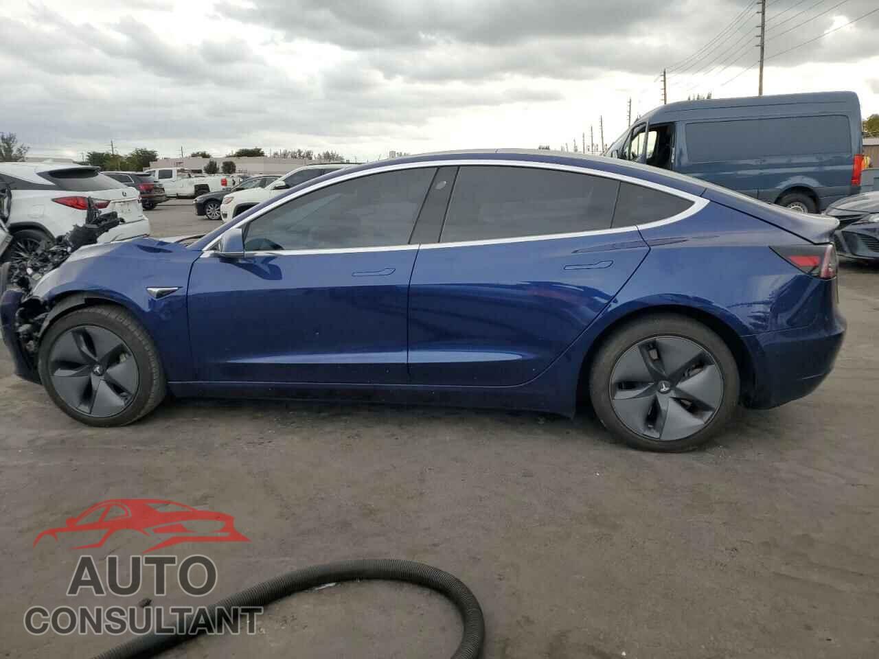 TESLA MODEL 3 2018 - 5YJ3E1EA9JF038111