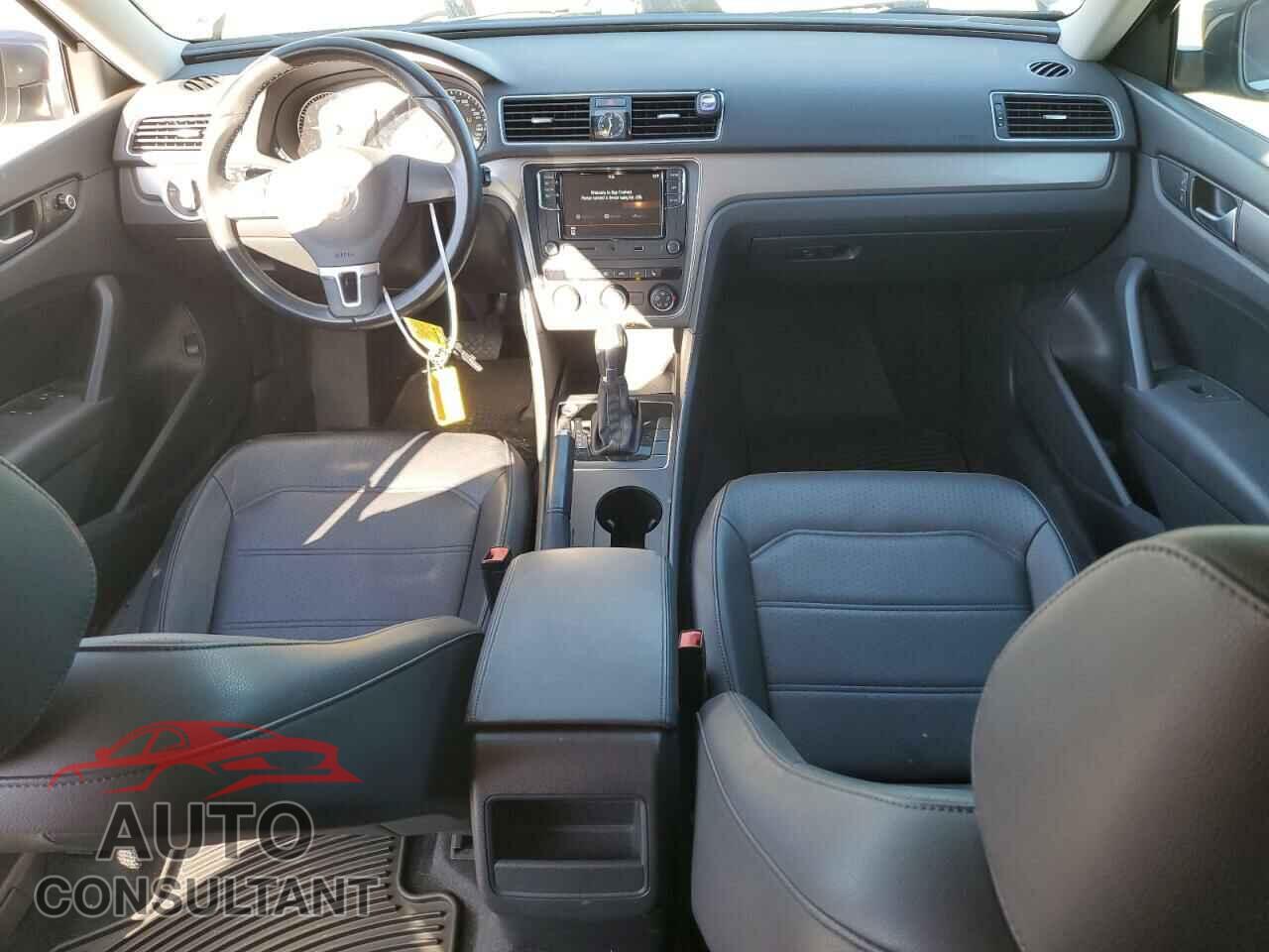 VOLKSWAGEN PASSAT 2015 - 1VWAT7A39FC085714
