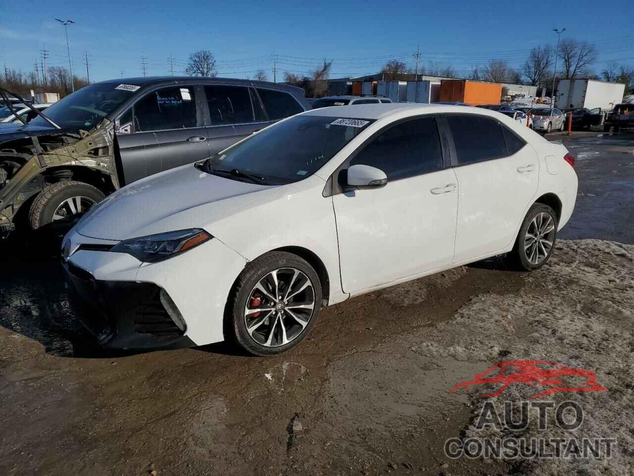 TOYOTA COROLLA 2018 - 5YFBURHE1JP831421