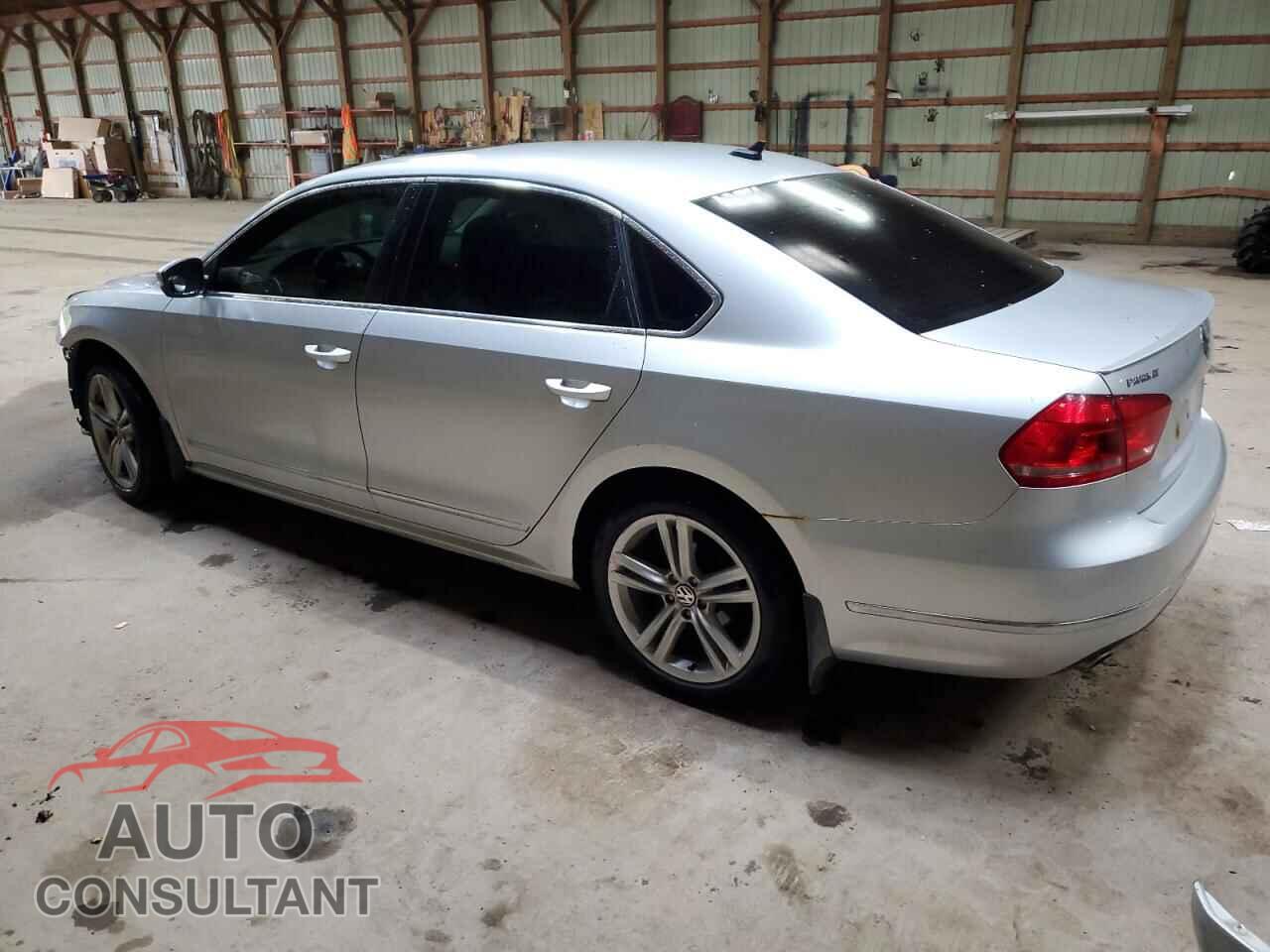 VOLKSWAGEN PASSAT 2015 - 1VWCV7A30FC076452