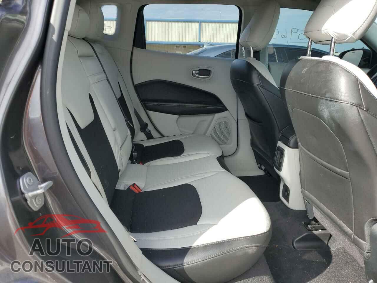 JEEP COMPASS 2018 - 3C4NJCBB7JT488824