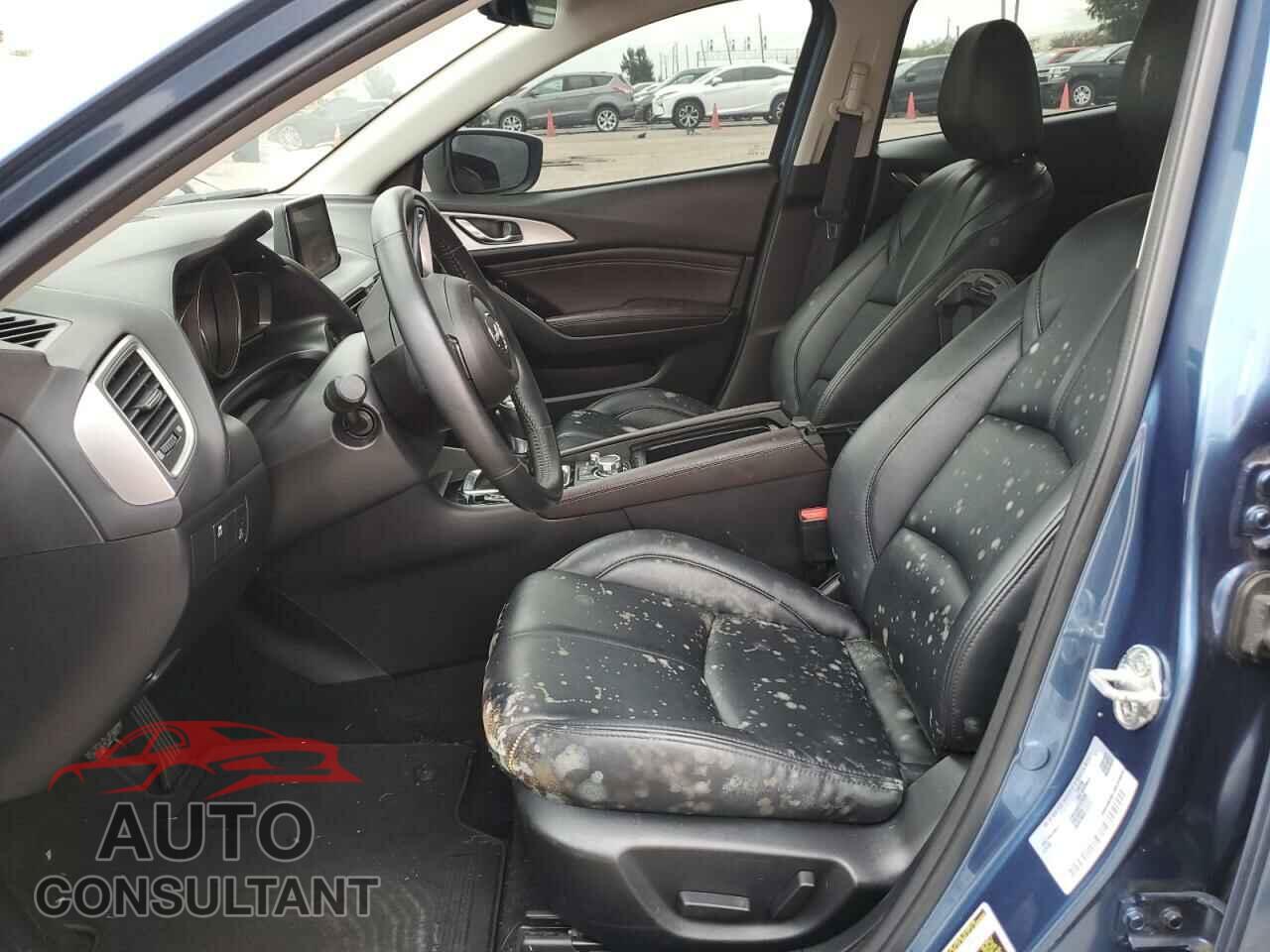 MAZDA 3 2018 - 3MZBN1V39JM204844